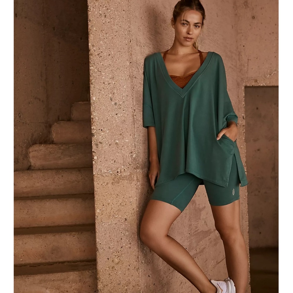 NWT Free People Movement Hot Shot Reversible Set